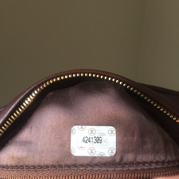 ❗️SOLD❗️Chanel Vintage Quilted Camera Bag - Picture 5 of 6